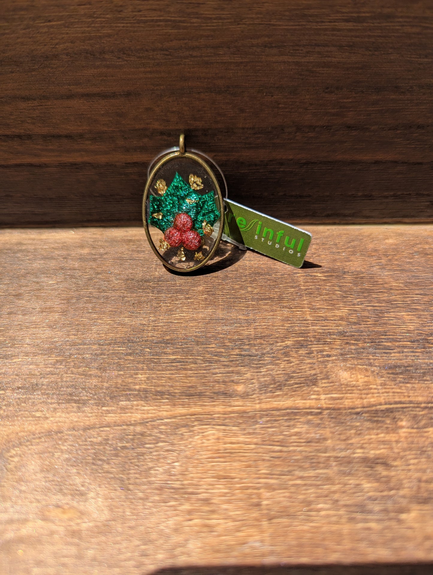 Floral inclusion pendants